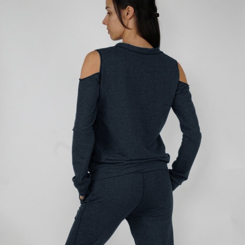 Cozy Off Shoulder Long Sleeved Shirt - Picture 3 of 3